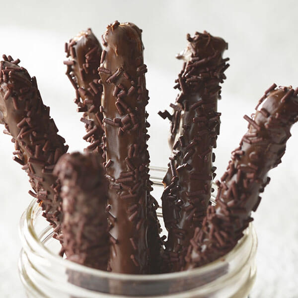 Easy PB ‘n Chocolate Pretzels – Recipes